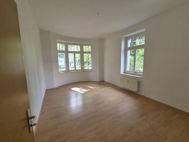 Stilvoll Wohnen ohne viel Treppensteigen ab sofort hier mit Balkon und Einbauküche möglich!