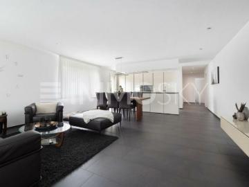 Stilvoll wohnen mit viel Platz und Garten
