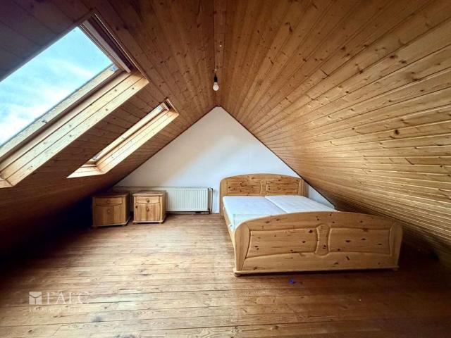 Stilvoll wohnen unterm Dach – großzügige 3 Zimmer Wohnung in Varel