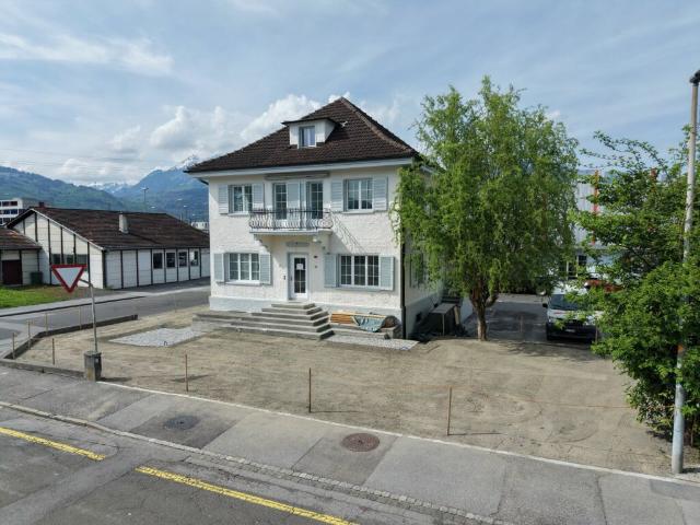 Stilvoll kernsanierte 4 Zimmer Wohnung im Zentrum von Buchs SG