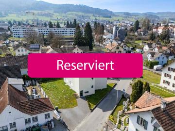 RESERVIERT Stilvoll leben über den Dächern – Dachgeschosswohnung in
