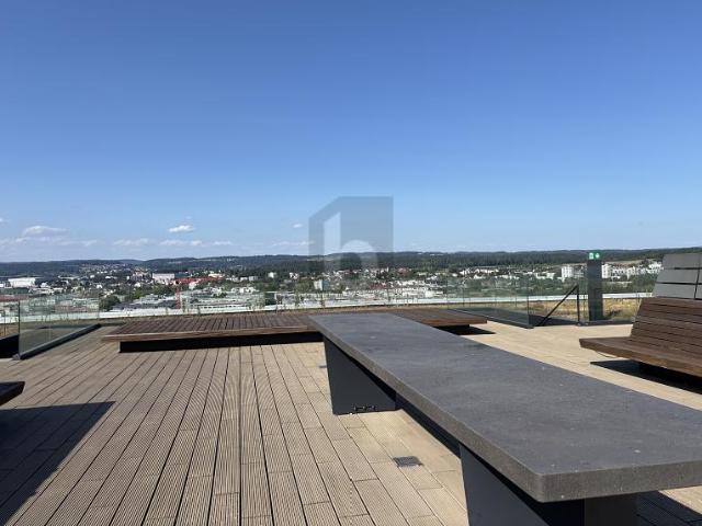 STILVOLL MIT EINZIGARTIGER 360° DACHTERRASSE