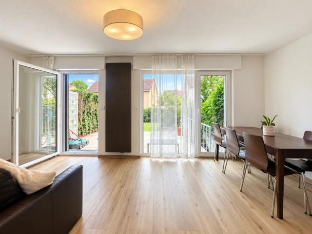 Stilvoll möblierte 2 Zimmer EG Wohnung mit Terrasse & Garten nahe Uni Hohenheim