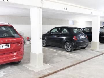Stilvoll möblierte 2 Zimmer Wohnung mit Balkon & TG Stellplatz in Untermenzing