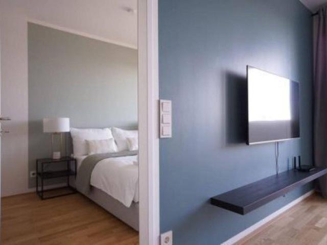 Stilvoll möblierte 2 Zimmer Wohnung mit Loggia im Marina Tower