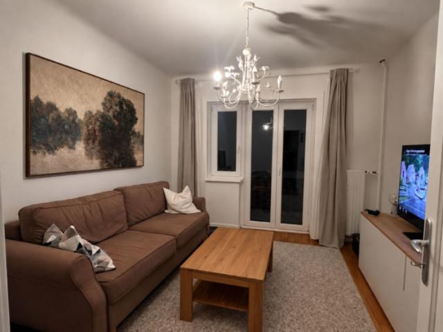 Stilvoll möblierte 2 Zimmer Wohnung mit VB, Balkon, Gartennutzung am Kanal, in Hamburg Barmbek