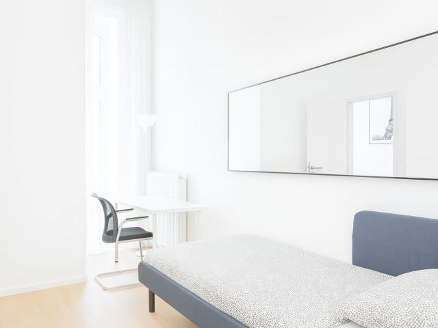 Stilvoll möblierte 8 Zimmer Wohnung in zentraler Lage ideal für große Teams oder Wohngemeinschaften