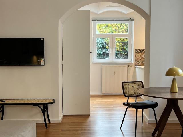 Stilvoll möblierte Souterrain Wohnung in historischem Altbremer Haus Fedelhören, Bremen Amsterdam Apartments for Rent
