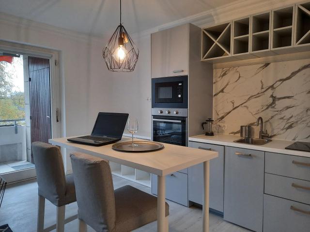 Stilvoll möbliertes Apartment in ruhiger Waldrandlage – einziehen & wohlfühlen