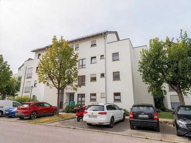 Stilvoll modernisiert+ 2 Zimmer Wohnung mit EBK, Südwest Balkon & TG Stellplatz