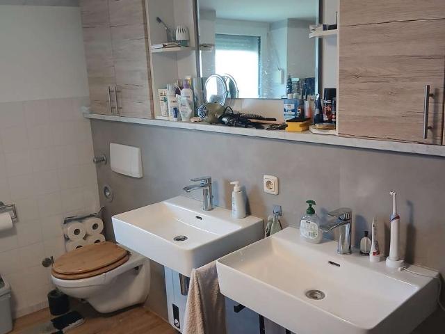 Stilvoll modernisiert: 5 Zimmer Wohnung in Pinzberg