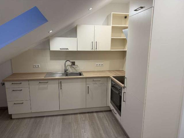 Stilvoll modernisiert: Dachgeschosswohnung in Mötzingen