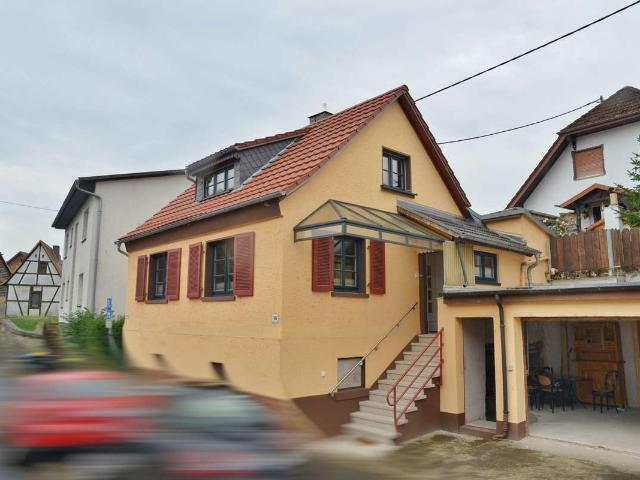 Stilvoll modernisiert: Einfamilienhaus in Glauburg