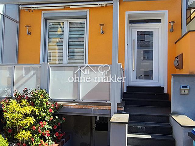 Stilvoll modernisiertes Reihenhaus mit Balkon, Hofgarten und hochwertiger Ausstattung in Bremen Osterfeuerberg