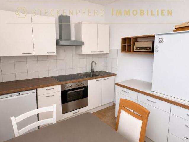 Stilvoll renovierte Altbauwohnung mit Balkon in begehrter Südstadtlage!