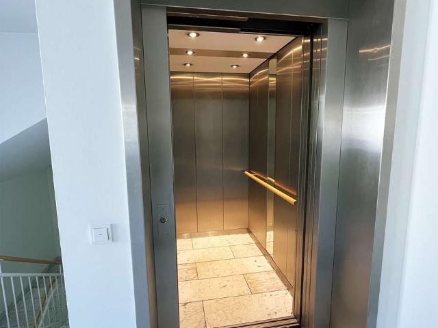 Stilvoll renovierte und teilmöblierte 72qm Dachgeschosswohnung im Alstertal