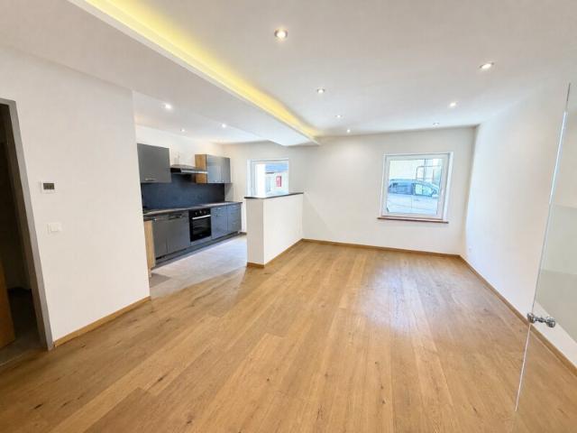 Stilvoll renovierte 2 Zimmer Wohnung mit Stellplatz im Zentrum von Grödig