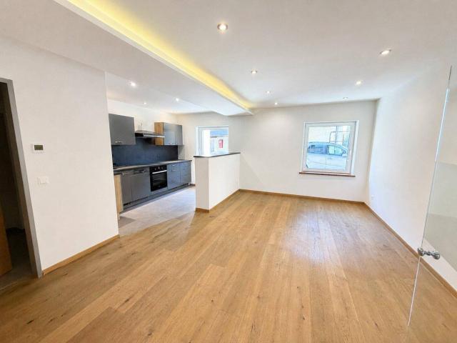 Stilvoll renovierte 2 Zimmer Wohnung mit Stellplatz im Zentrum von Grödig