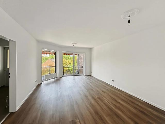 Stilvoll renovierte 2 Zimmer Wohnung mit Südwest Loggia zentrumsnah in Erkrath