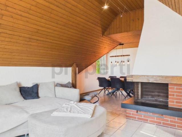 Stilvoll renoviertes Wohnglück mit sonnigem Balkon