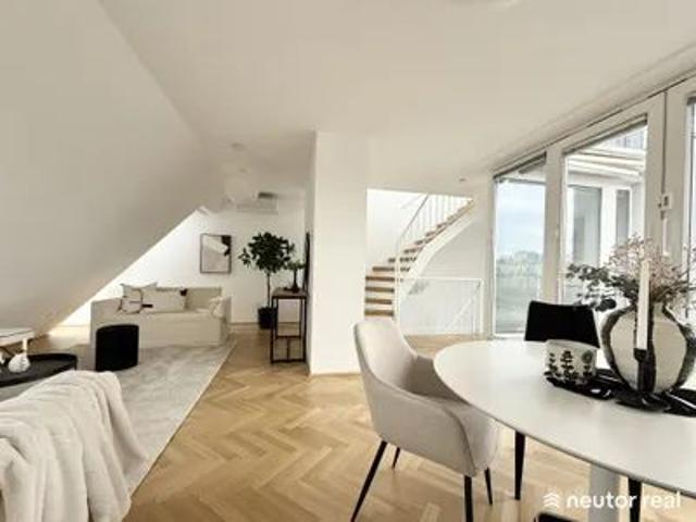 Stilvoll residieren im Herzen Wiens: Helle Dachgeschoss Maisonette mit Klimaanlage und Dachterrasse mit Blick auf den Stephansdom