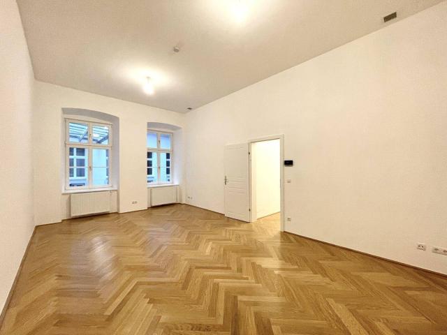 Stilvoll sanierte Altbauwohnung in bester Innenstadtlage – Ruheoase am Getreidemarkt