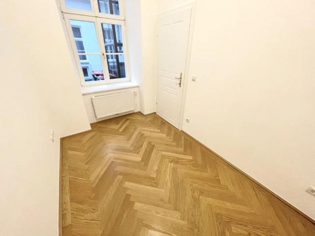 Stilvoll sanierte Altbauwohnung in bester Innenstadtlage – Ruheoase am Getreidemarkt