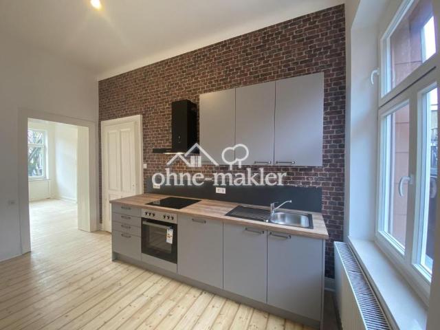 Stilvoll sanierter Altbau – 2 gleich große Zimmer | EBK, Balkon