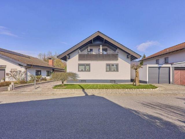 Stilvoll saniertes Ein bis Zweifamilienhaus mit Bachlauf in Rimbach Zotzenbach!