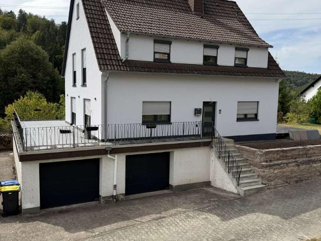 Stilvoll saniertes Einfamilienhaus mit Garten & Garage PRIVATVERKAUF