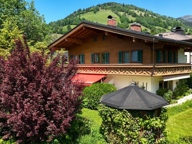 Stilvoll. Sonnig. PANORAMABLICK | Großzügige Landhausvilla in Thumersbach Zell am See