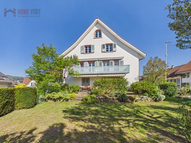 Stilvolle 3.5 Zimmer Wohnung mit grossem Balkon