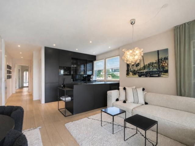 Stilvolle 3,5 Zimmer Wohnung an der zweiten Linie des Sees