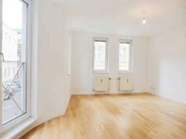 Stilvolle 3 Zimmerwohnung mit Klimaanlage neu renoviert, Nähe AKH
