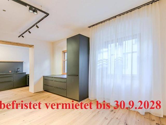 Stilvolle 3 Zimmerwohnung Top 12