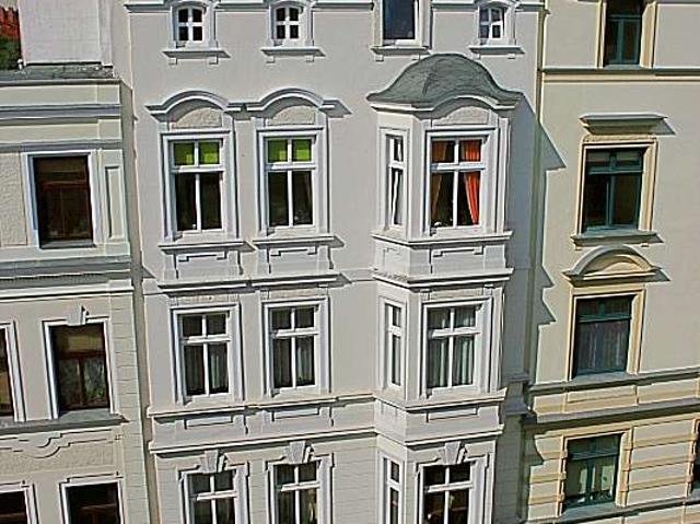 Stilvolle 3 Zimmer Altbauwohnung 3.OG mit Balkon in Magdeburg Stadtfeld