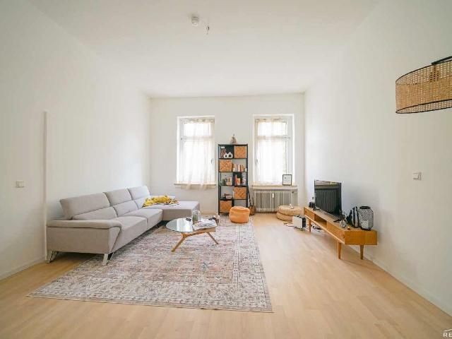 Stilvolle 3 Zimmer Altbauwohnung in zentraler Lage von Pempelfort mit EBK