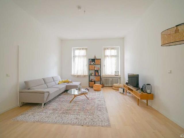 Stilvolle 3 Zimmer Altbauwohnung in zentraler Lage von Pempelfort mit EBK