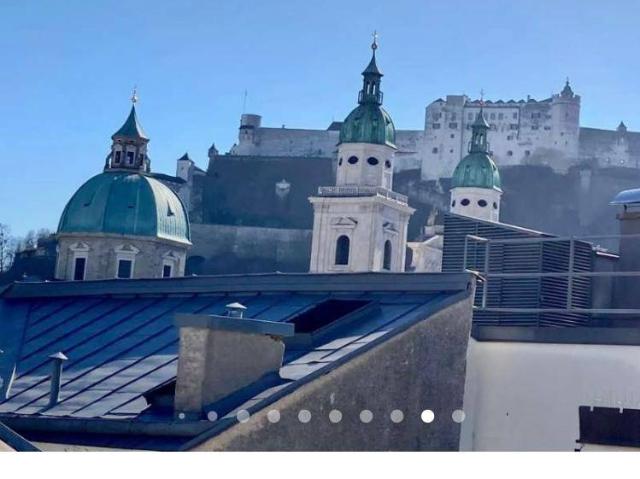 Stilvolle 3 Zimmer Altbauwohnung mit Terrasse im 5. Stock Lift