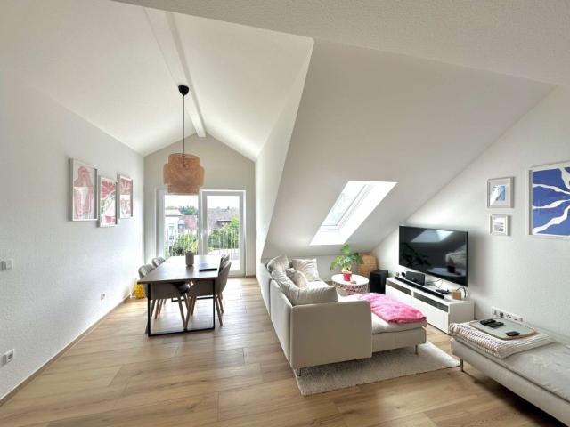 Stilvolle 3 Zimmer Dachgeschosswohnung in Gießen Lützellinden
