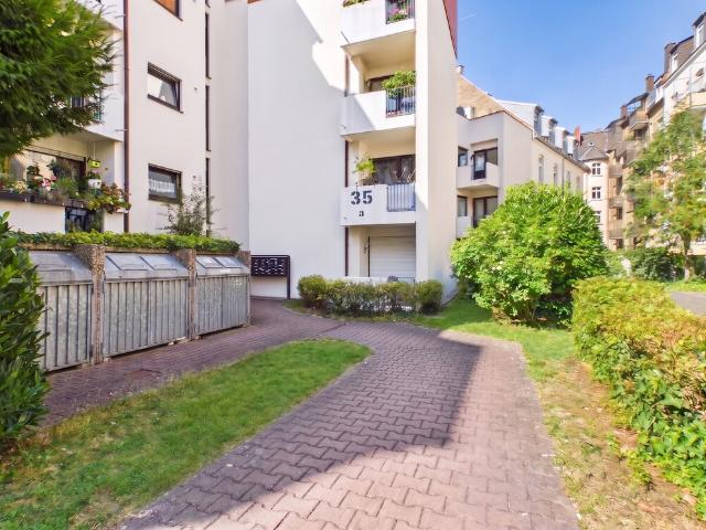 Stilvolle 3 Zimmer Eigentumswohnung in attraktiver Lage von Wiesbaden mit Loggia und TG Stellplatz