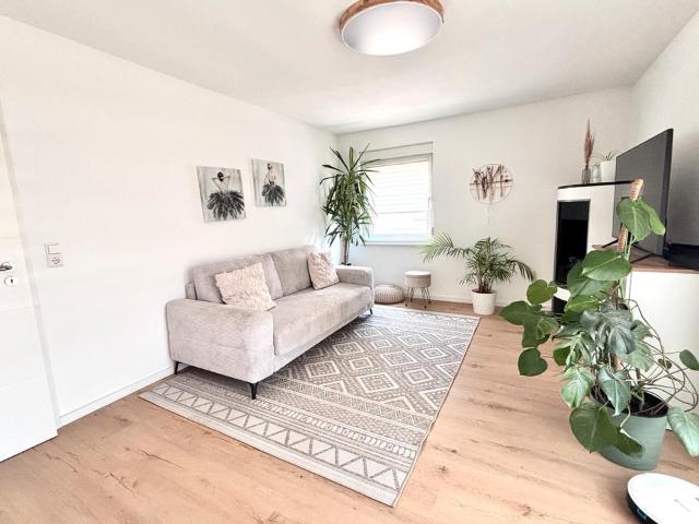 Stilvolle 3 Zimmer Erdgeschosswohnung mit Garten und Balkon