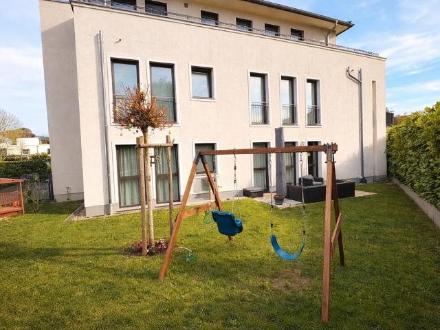 Stilvolle 3 Zimmer Erdgeschosswohnung mit eigenem Garten