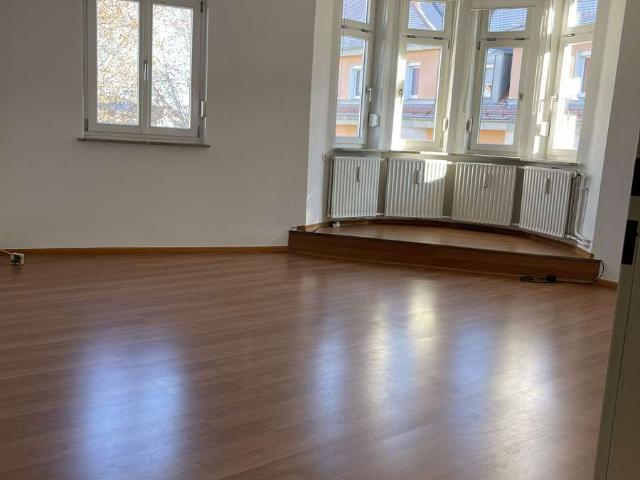 Stilvolle 3 Zimmer Wohnung im denkmalgeschützten Altbau mit Balkon