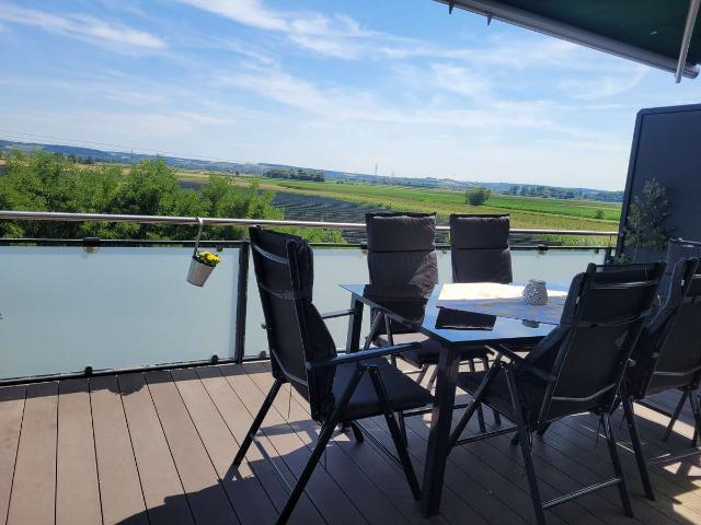 Stilvolle 3 Zimmer Wohnung mit Blick ins Isartal