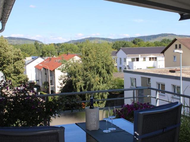 Stilvolle 3 Zimmer Wohnung mit sonnigem Balkon und Weitblick