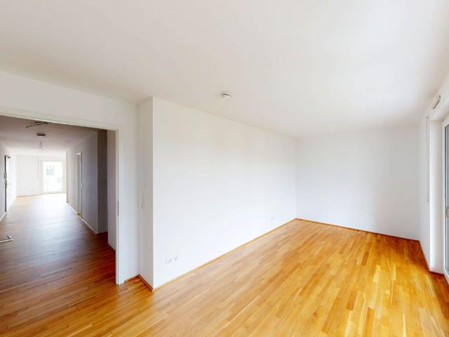 Stilvolle 3 Zimmer Wohnung mit zwei Balkonen