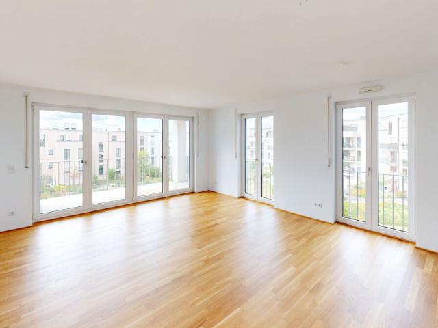 Stilvolle 3 Zimmer Wohnung mit zwei Balkonen