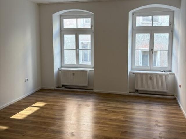 Stilvolle 3 Zimmer Wohnung – neu renoviert mit eigenem Eingang