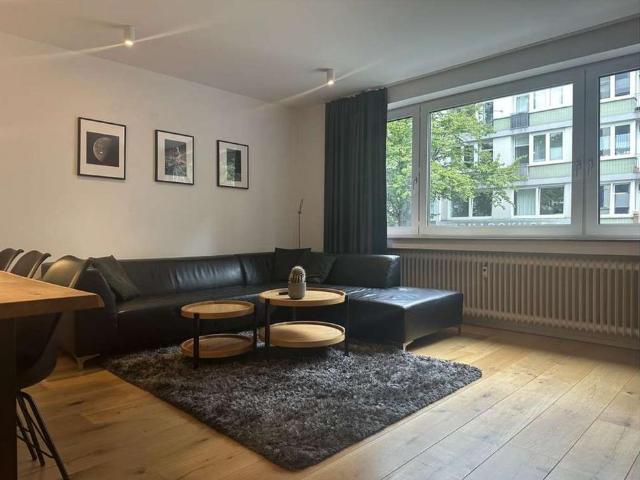 Stilvolle 3 Raum Wohnung mit gehobener Innenausstattung mit EBK i